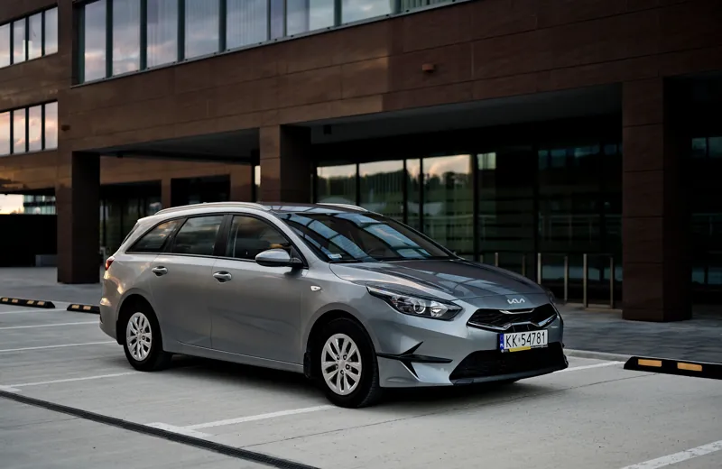 Kia Ceed SW z floty ANSCars, widok z przodu