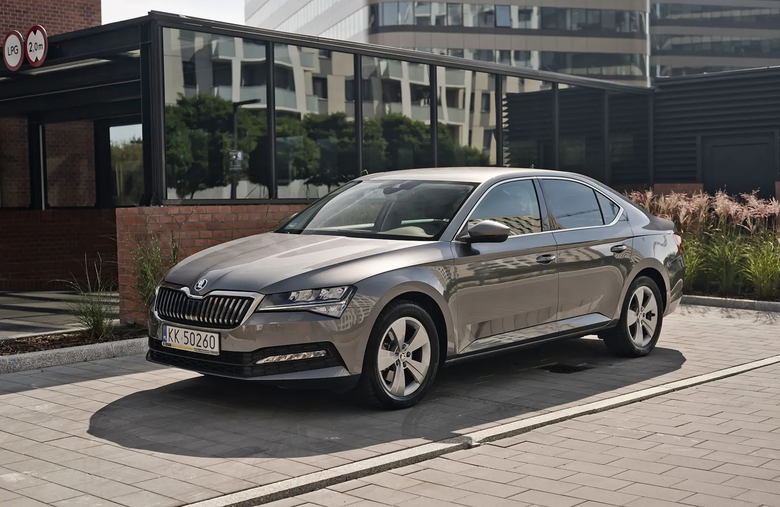 Škoda Superb, berlina de categoría D para excursiones desde Cracovia